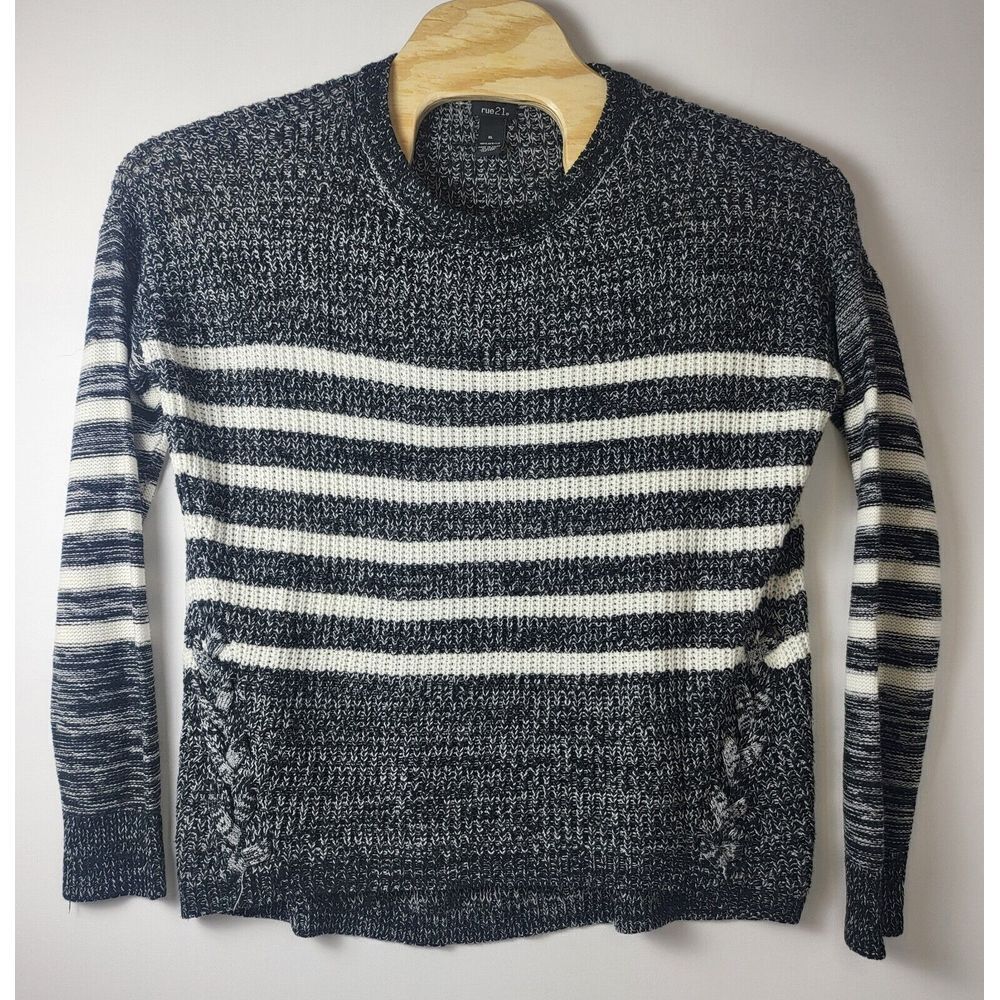 Rue 21 Striped Knit Sweater Pullover Long‎ Sleeve Casual Black White Size Medium